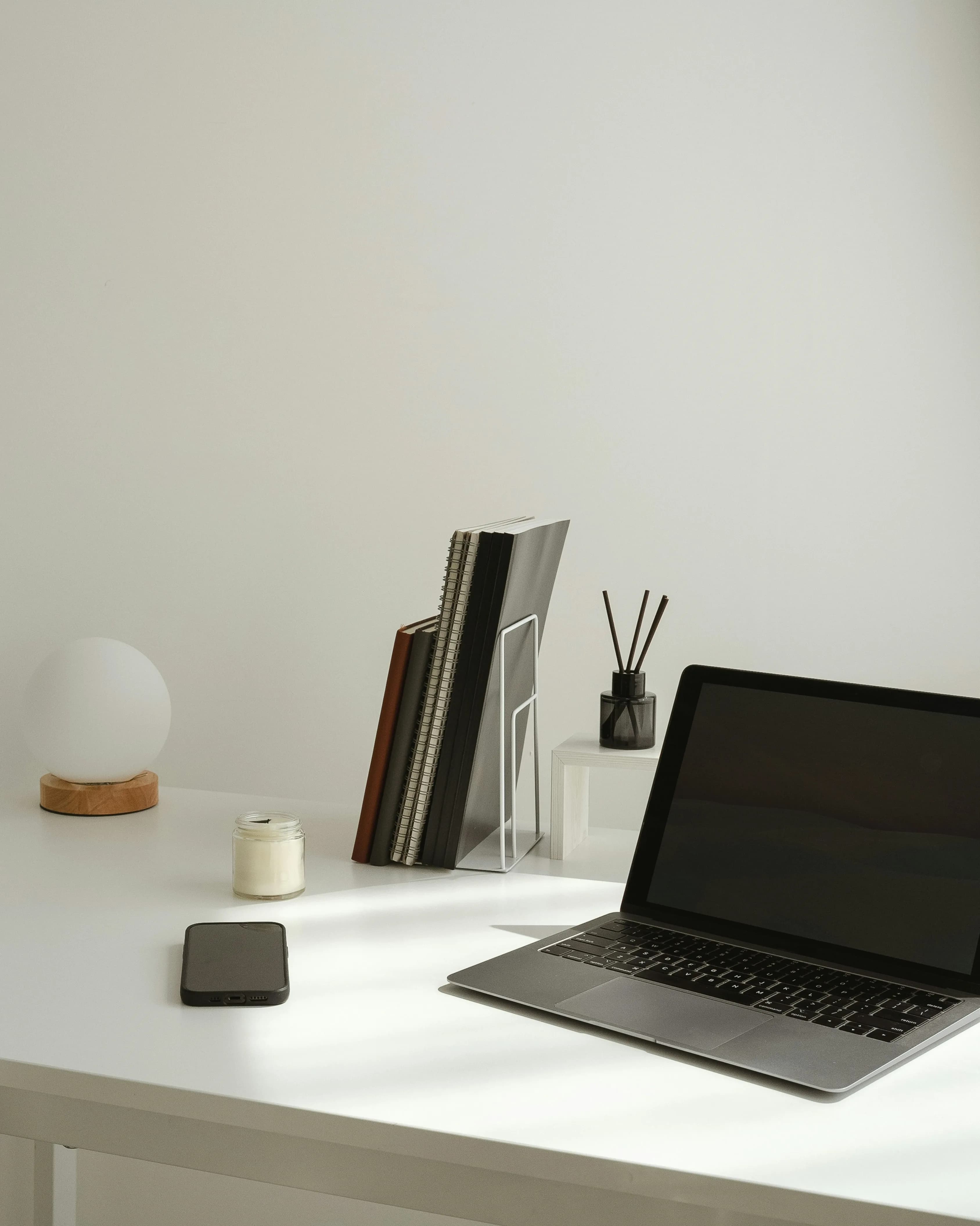 Espacio de trabajo para conversar sobre automatizaciones y procesos digitales.