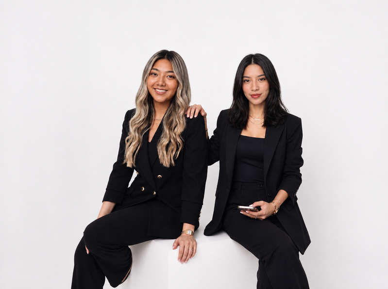 Melanie y Victoria, equipo de contenido de Ascent.